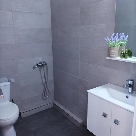 V&e's Pigadhia (Argolis)